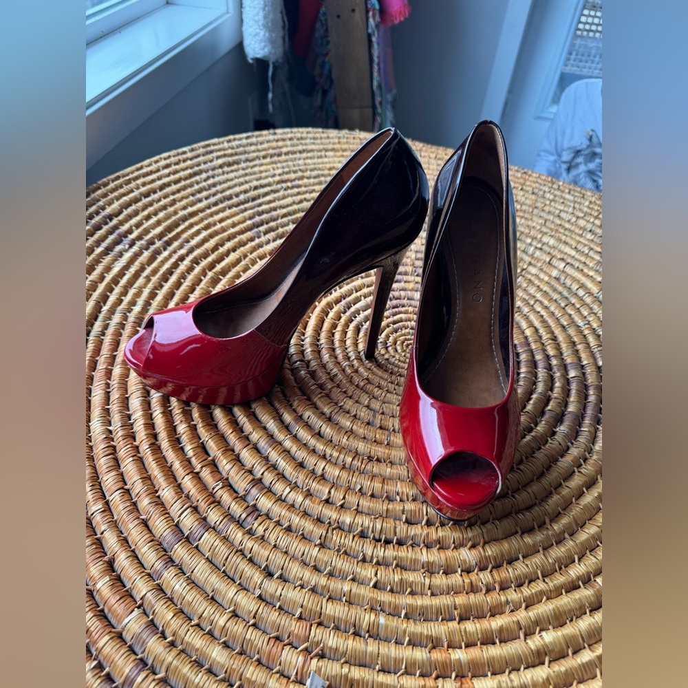 Carrano size 8 Red Sole Heels